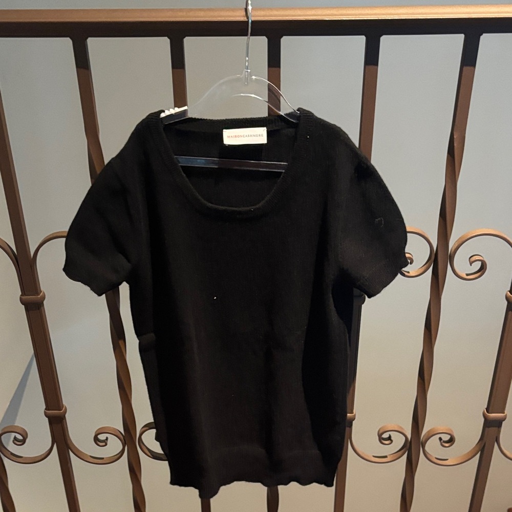 Maison Cahsmere  Classic Black cashmere tee